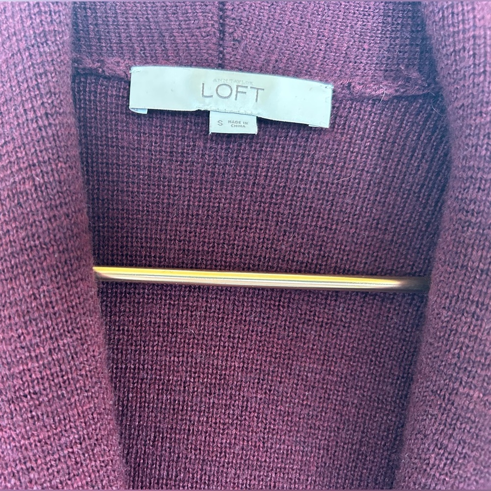 Ann Taylor LOFT Maroon Cardigan. Beautiful wool blend Knit Size Small. - Picture 3 of 5